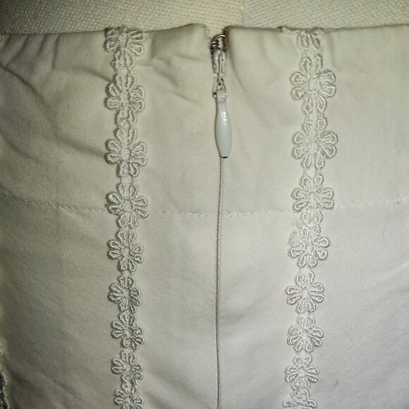 Isaac Mizrahi for Target | Cotton white pleated skirt | floral appliques - Picture 7 of 9